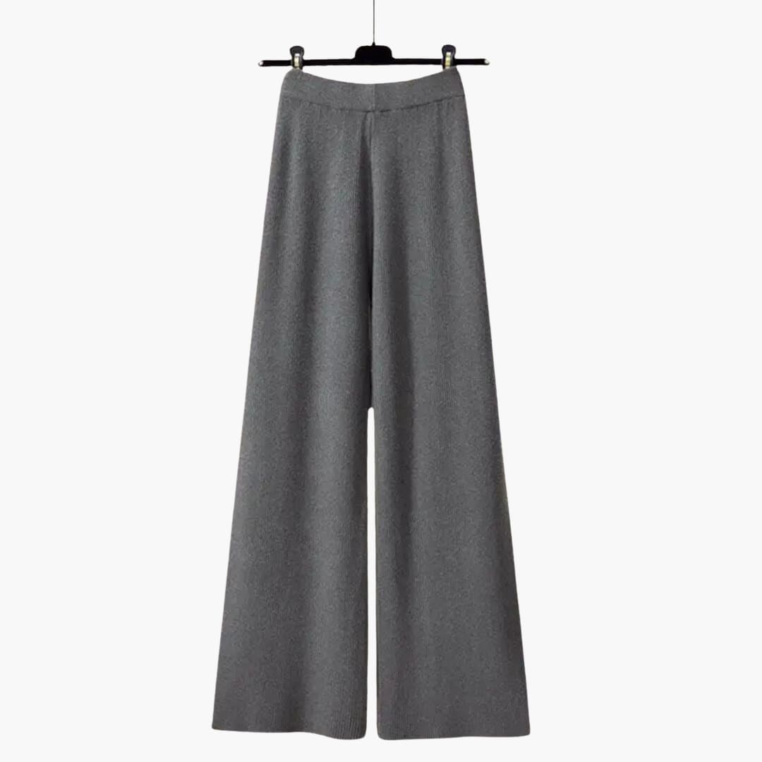 Women’s three-piece set with jacket and Pants