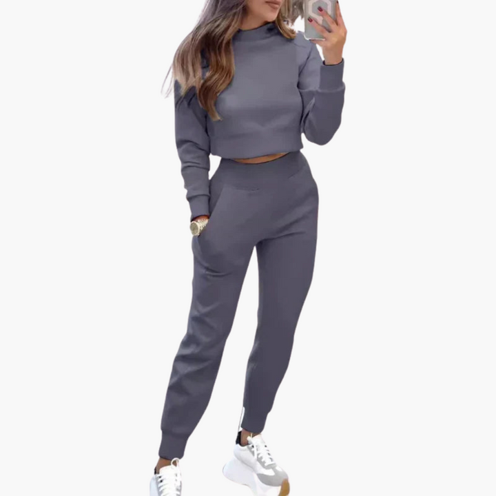 Women’s two-piece loungewear set with short top and Pants