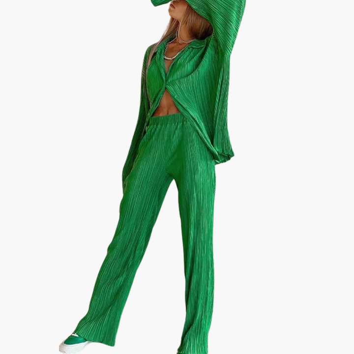 Women’s two-piece set with pleated top and trousers